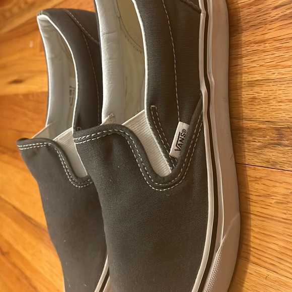 Excellent condition Gray slip on Vans - Picture 2 of 4